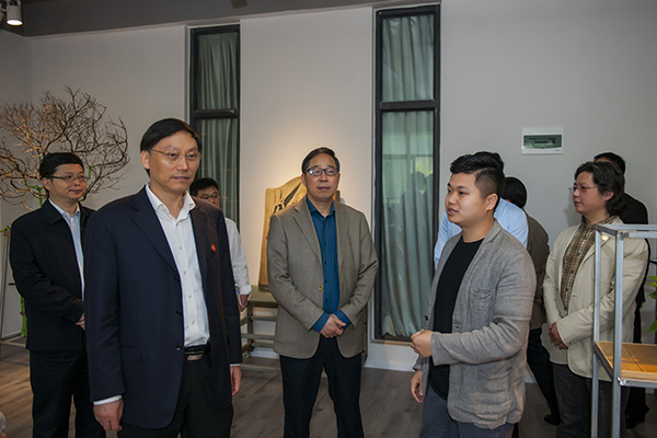 1555673729370116.jpg 1555673729370116.jpg